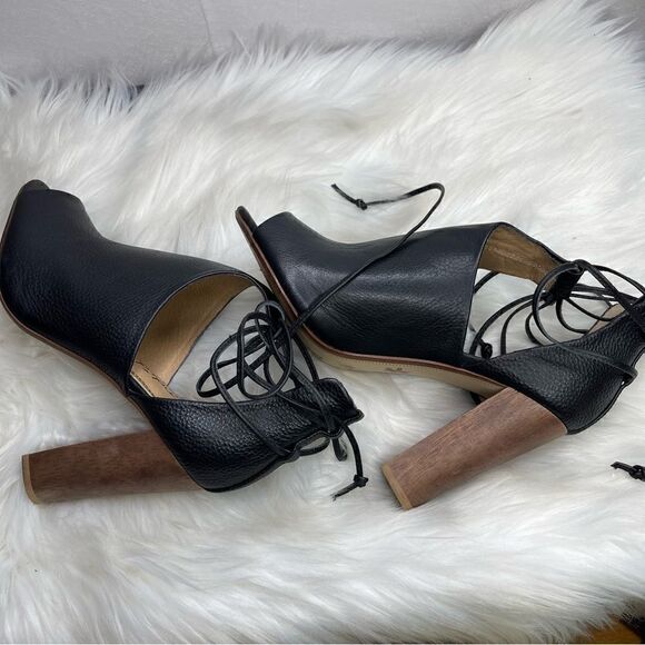 Splendid Jaylen Lace Up Block Heel Peep Toe Bootie Black 8 - Picture 9 of 9